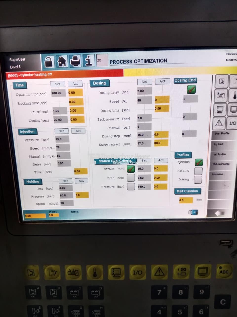 INJECTION MOULDING MACHINE