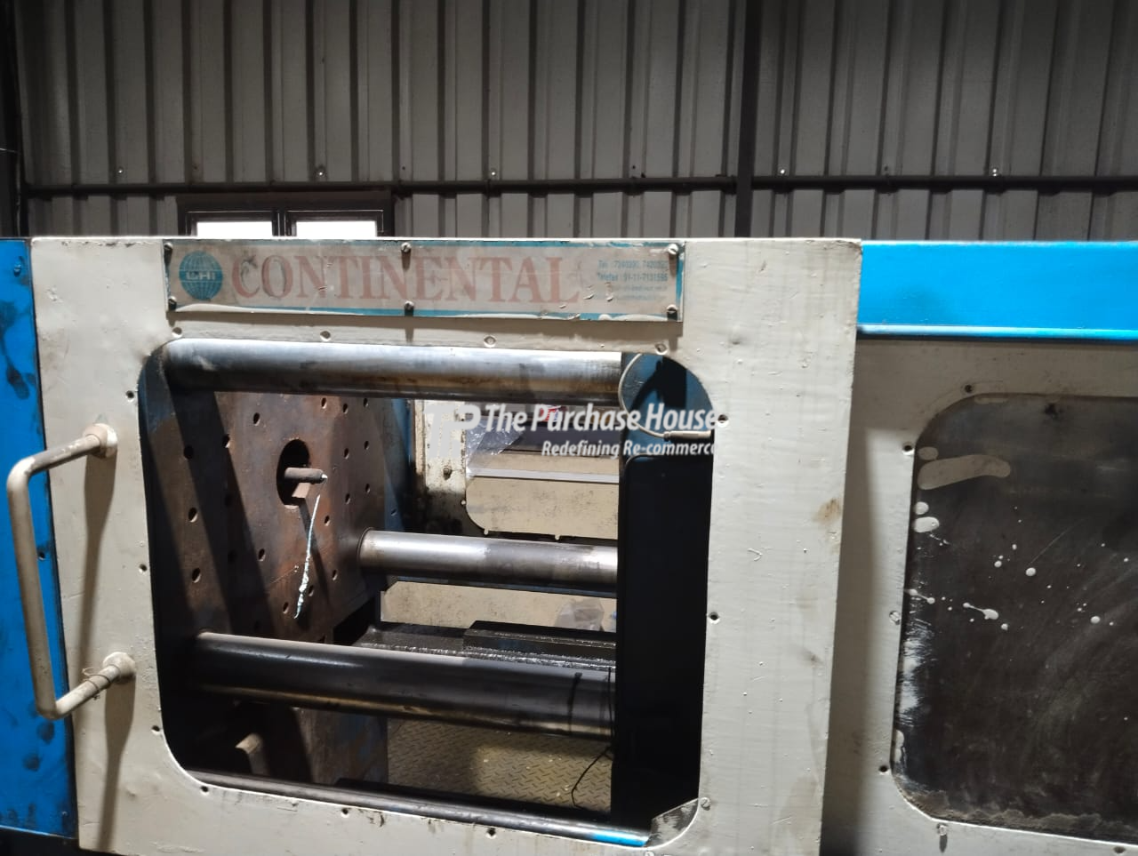 INJECTION MOULDING MACHINE