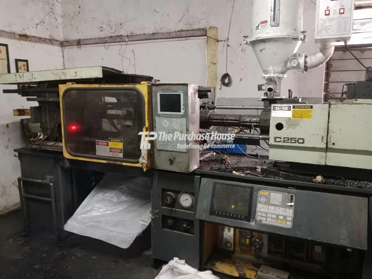 Injection Molding Machine | High-Speed Plastic Manufacturing