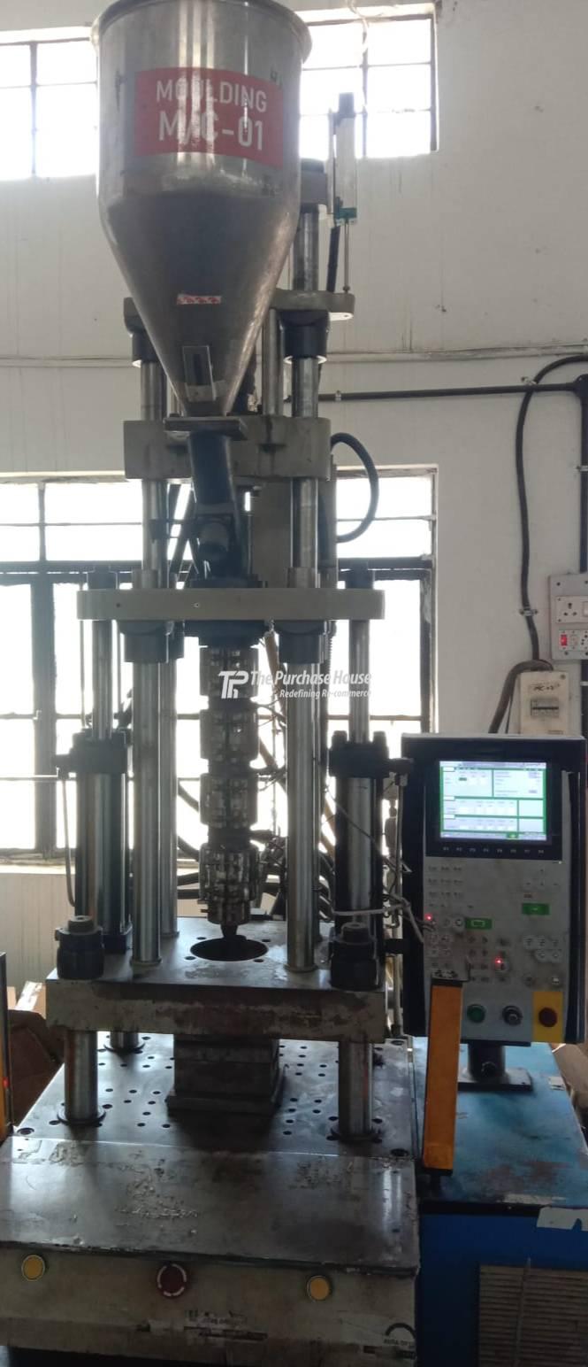 INJECTION MOULDING MACHINE