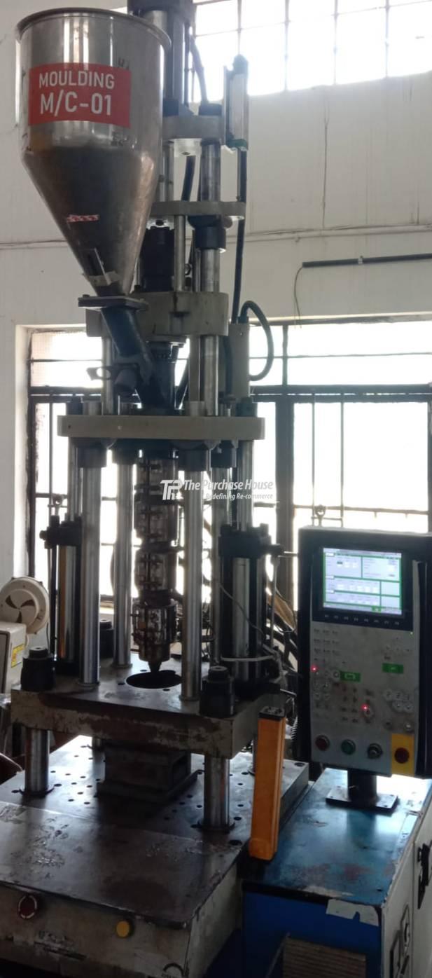 INJECTION MOULDING MACHINE