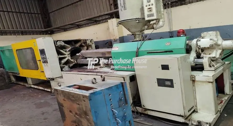 INJECTION MOULDING MACHINE