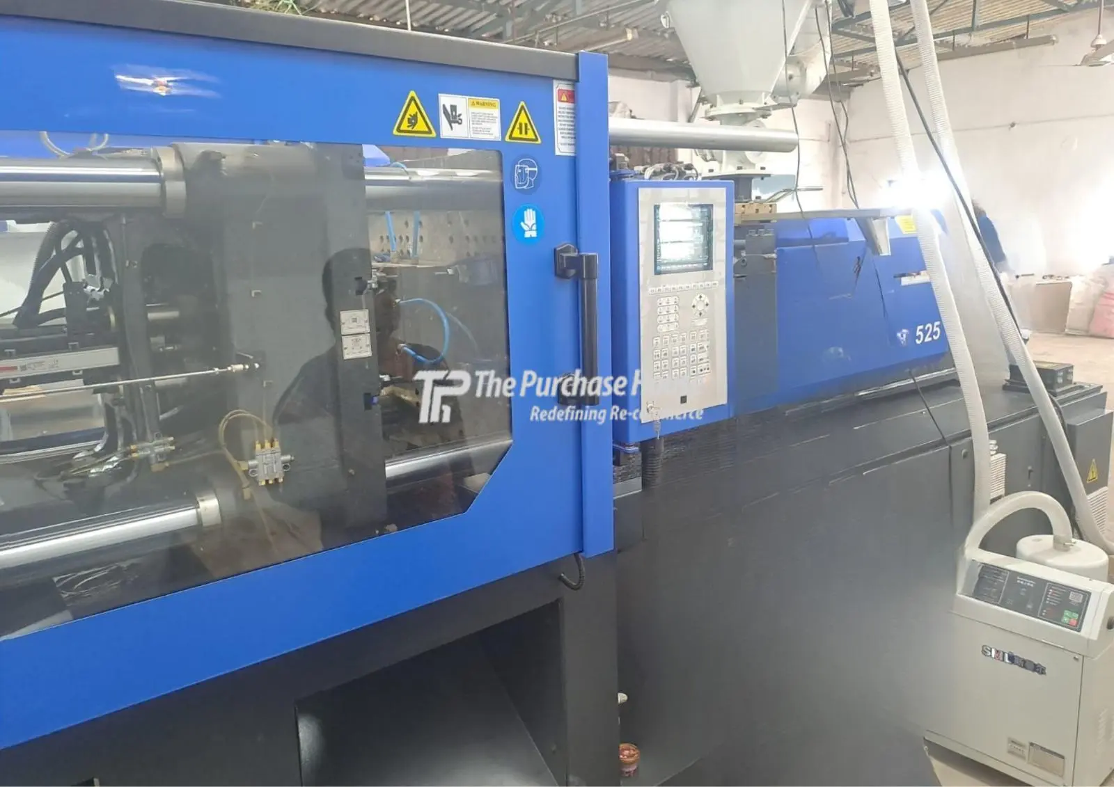 INJECTION MOULDING MACHINE