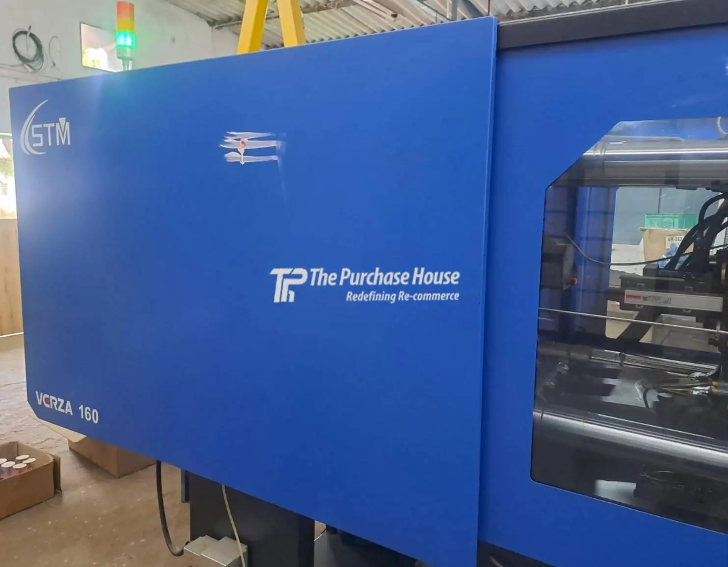 INJECTION MOULDING MACHINE