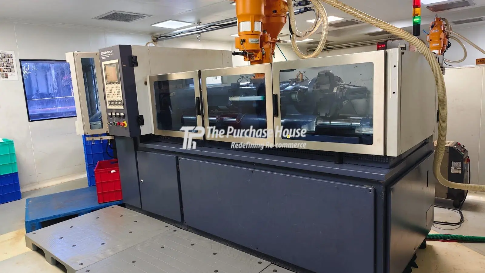 BLOW MOULDING MACHINE