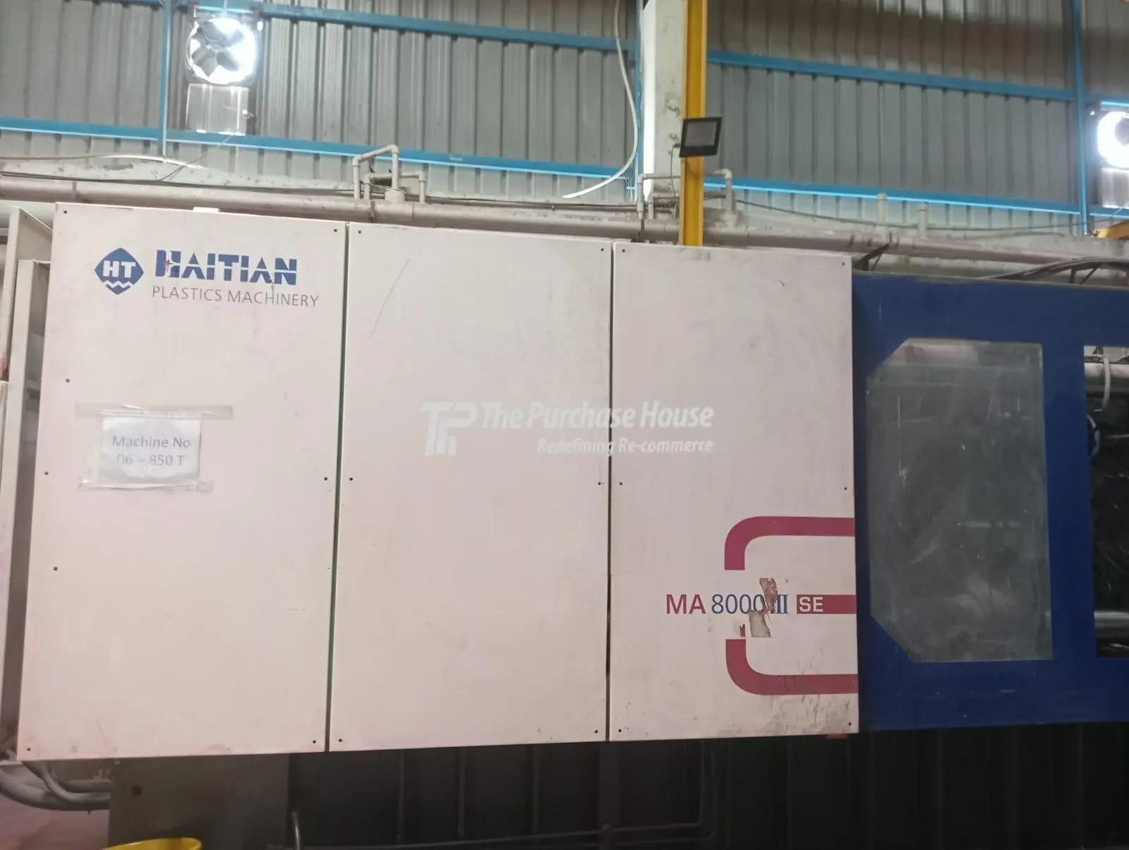 INJECTION MOULDING MACHINE