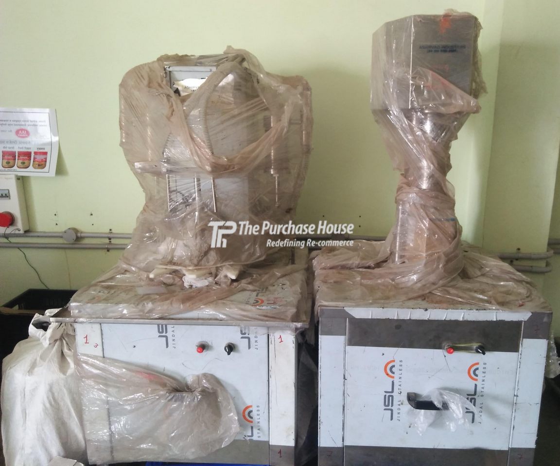 LIQUID FILLING SEALING MACHINE