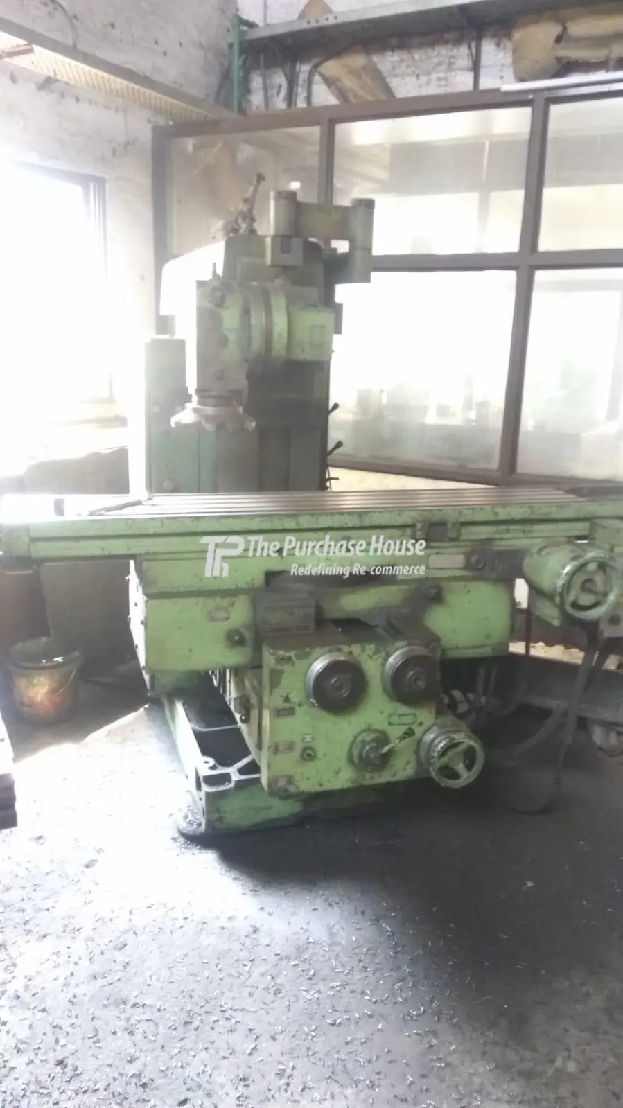 MILLING MACHINE