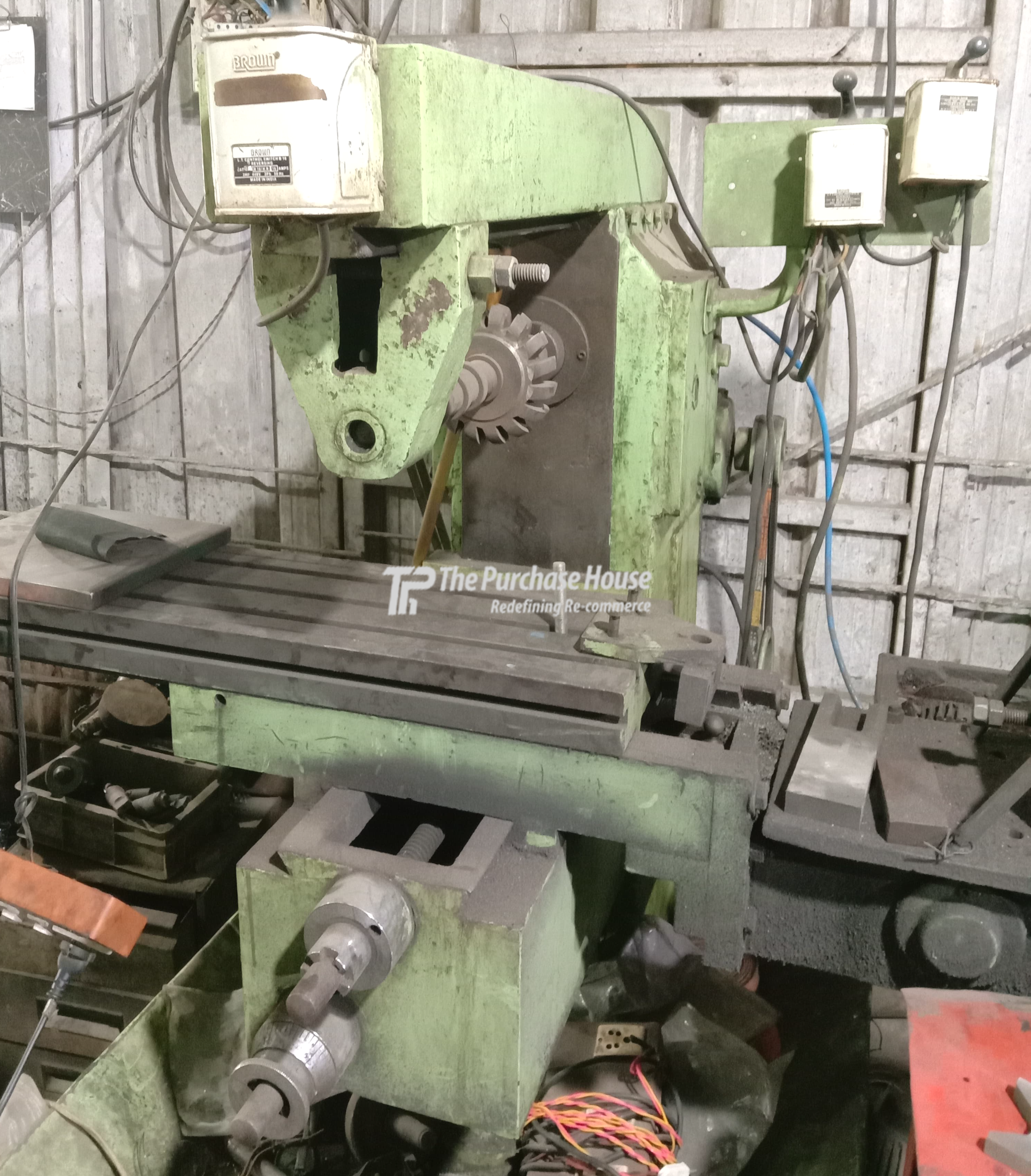 MILLING MACHINE