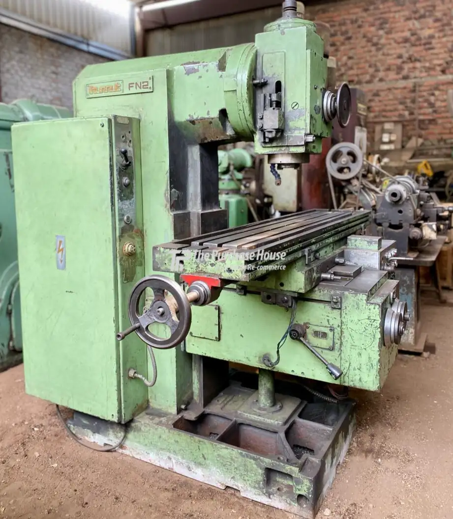 MILLING MACHINE