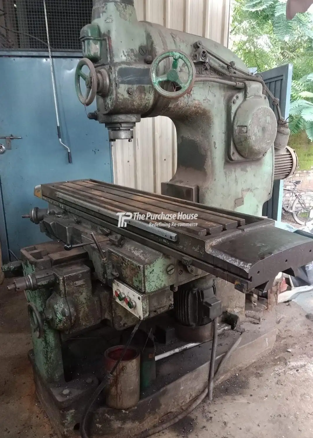 MILLING MACHINE