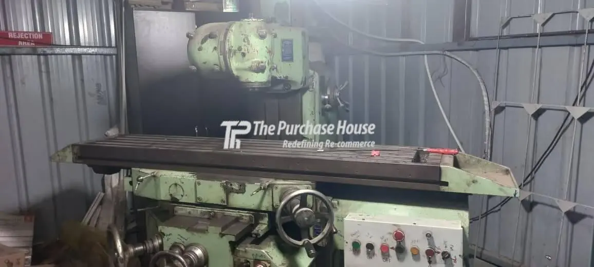 UNIVERSAL MILLING MACHINE