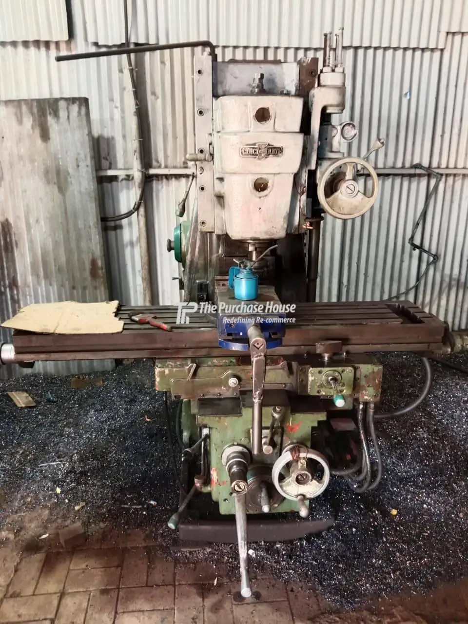 MILLING MACHINE