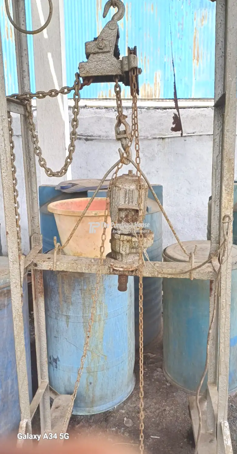 MOVABLE STIRRING ASSEMBLY