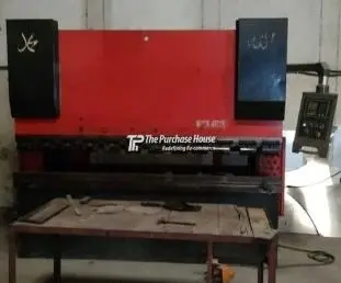 NC PRESS BRAKE MACHINE
