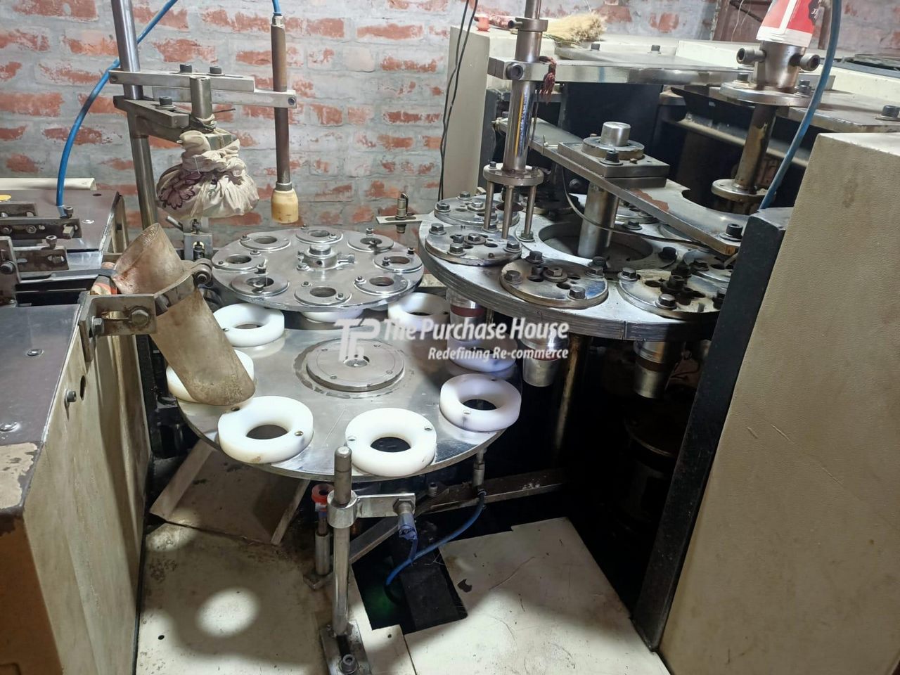 PAPER CUP MAKING MACHINE