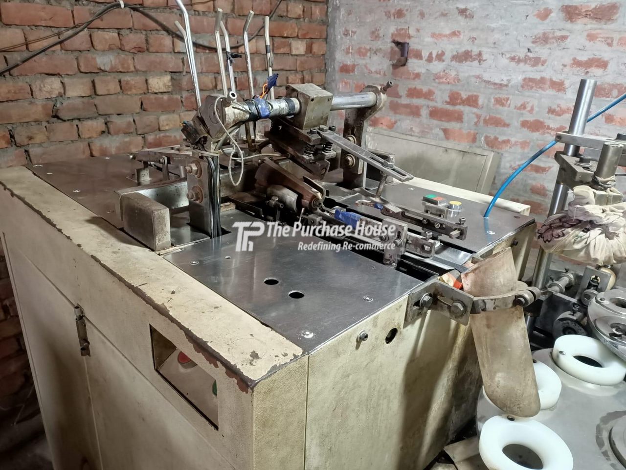 PAPER CUP MAKING MACHINE