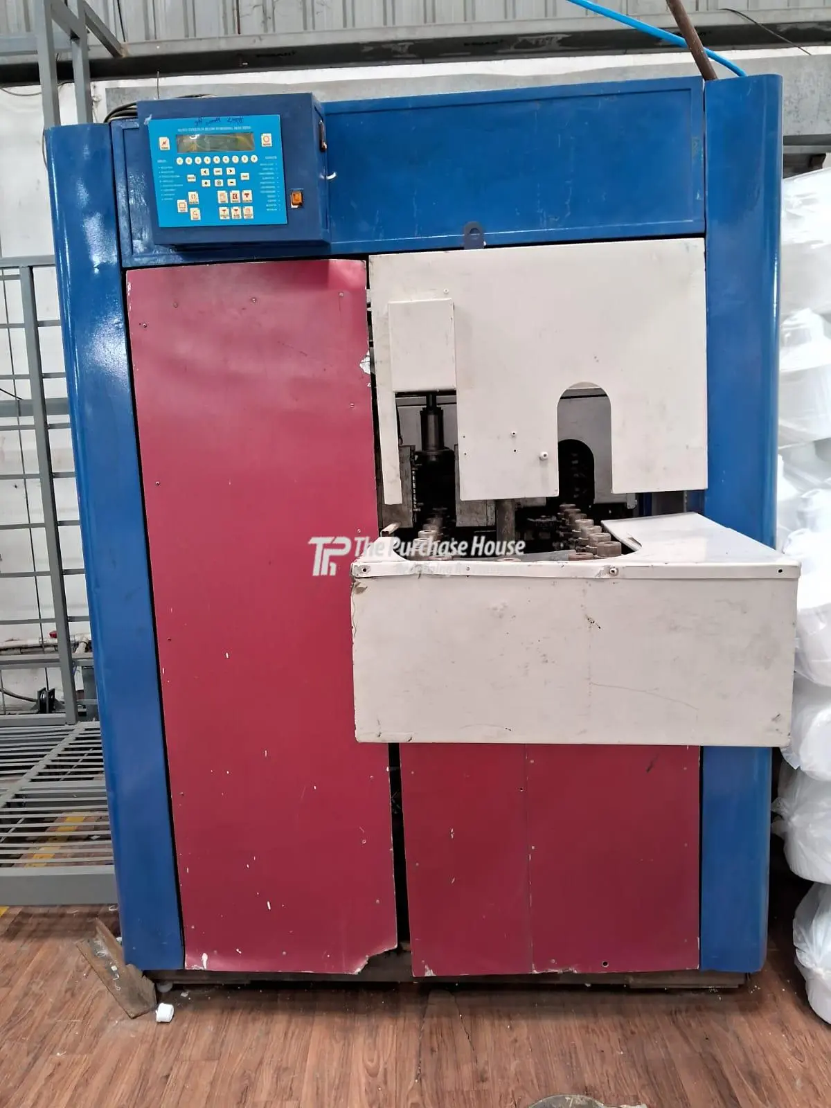PET BLOWING MACHINE
