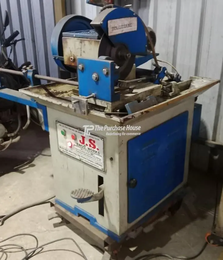 PIPE CUTTING MACHINE (SAWING MACHINE)