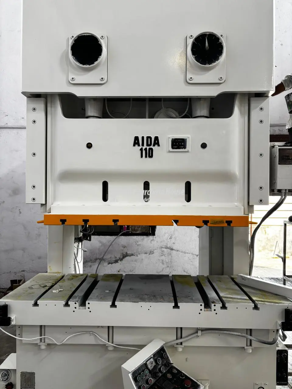 110 Ton C Frame Pneumatic Press Machine