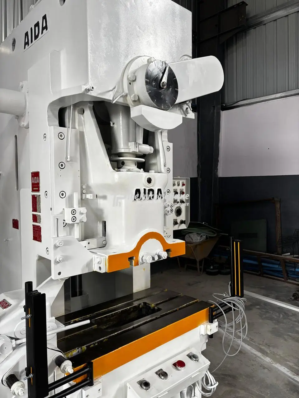 PNEUMATIC POWER PRESS MACHINE