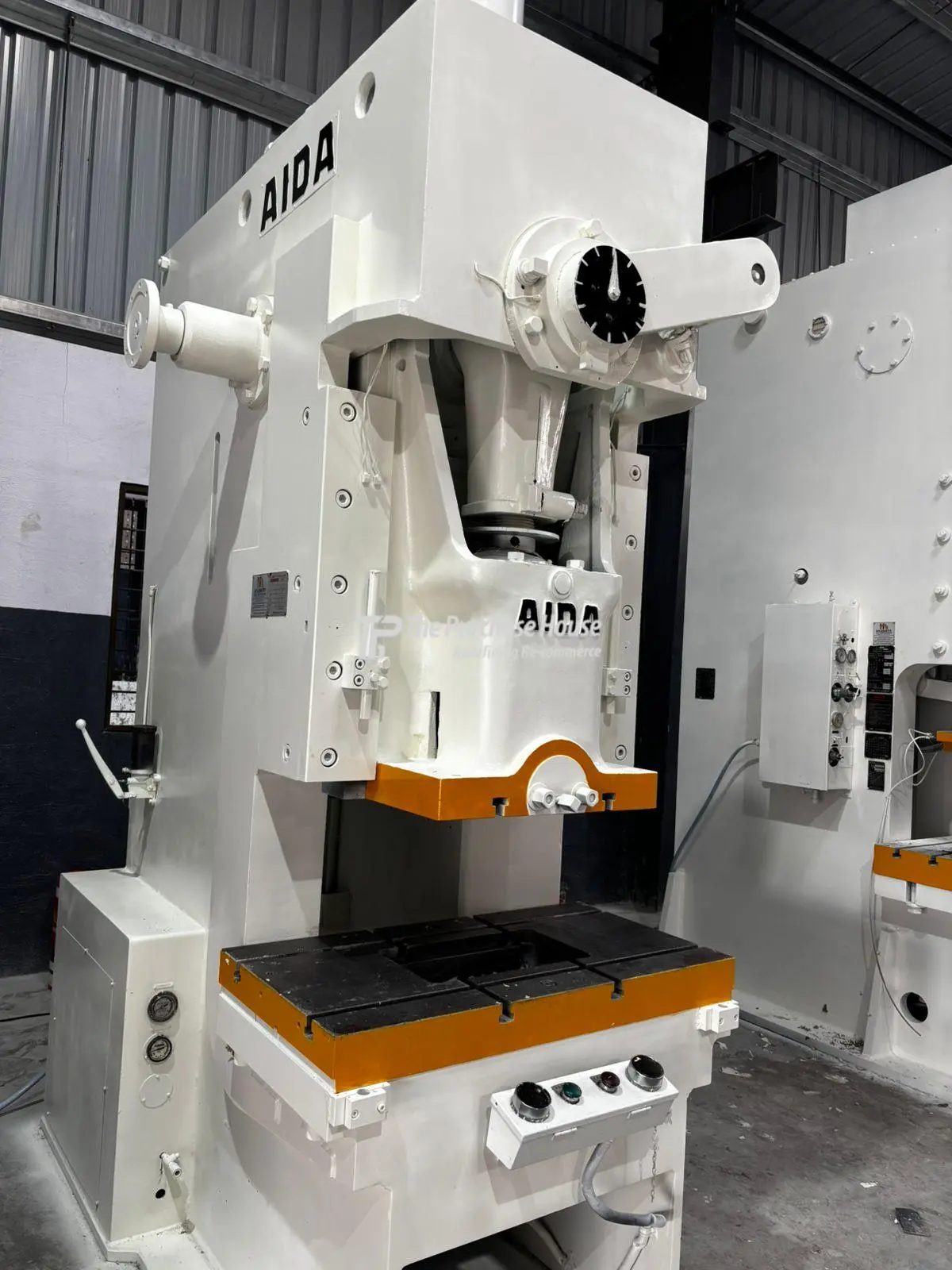 PNEUMATIC POWER PRESS MACHINE