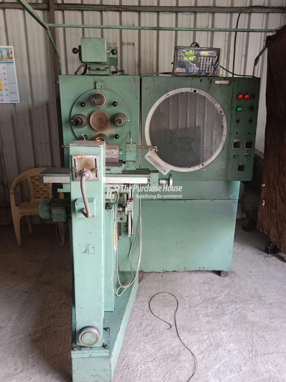 PROFILE PROJECTOR