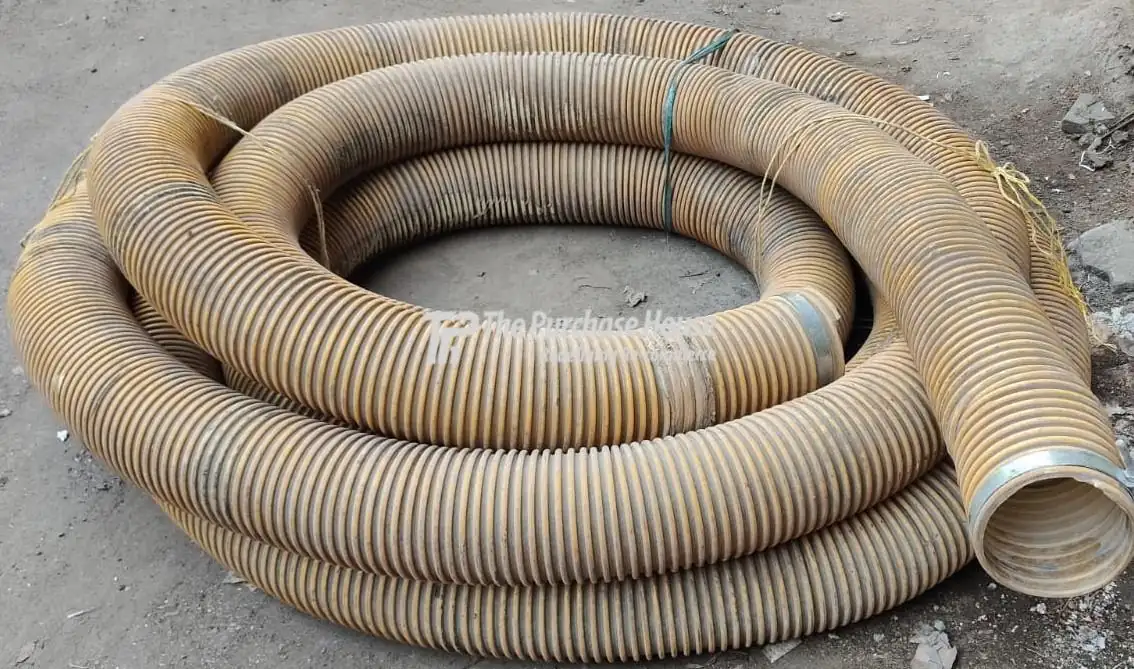 Blasting machine for metal surface cleaning