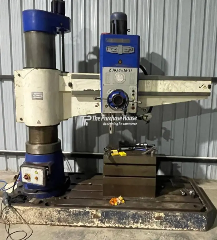 RADIAL DRILL MACHINE