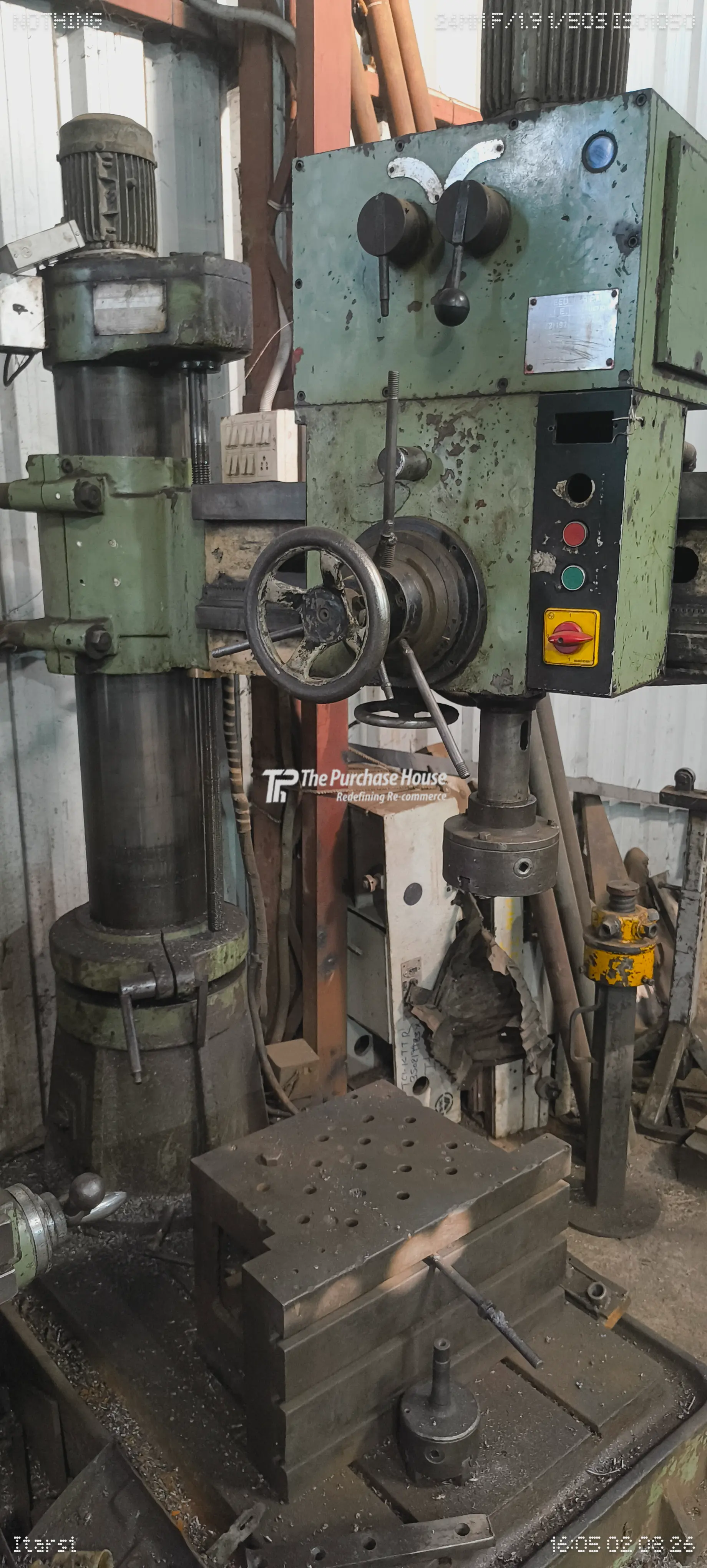 RADIAL DRILL MACHINE