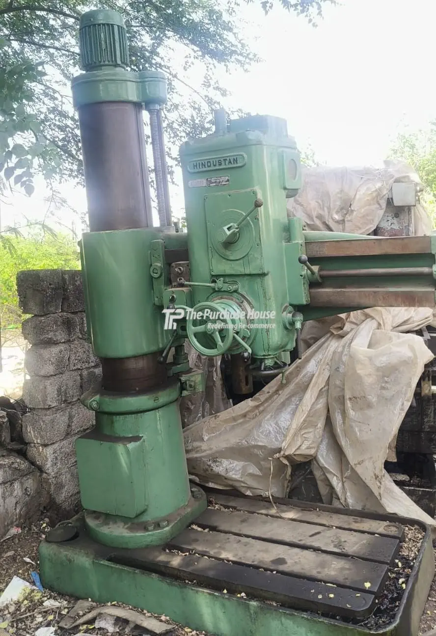 Used Hmt Radial Drill Machine with Mt-5 Spindle Taper and 2000 RPM for Sale