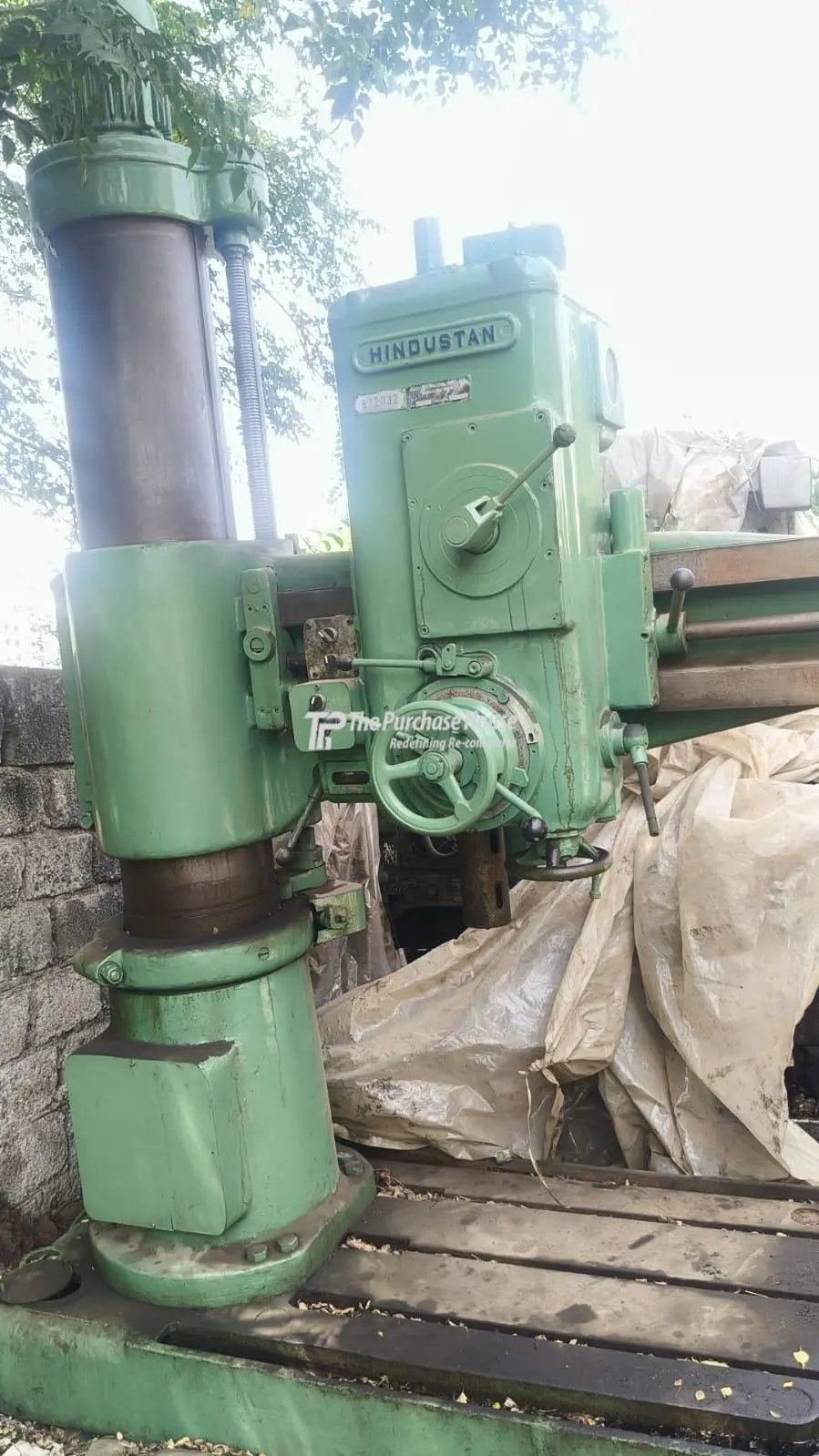 Used Hmt Radial Drill Machine with Mt-5 Spindle Taper and 2000 RPM for Sale