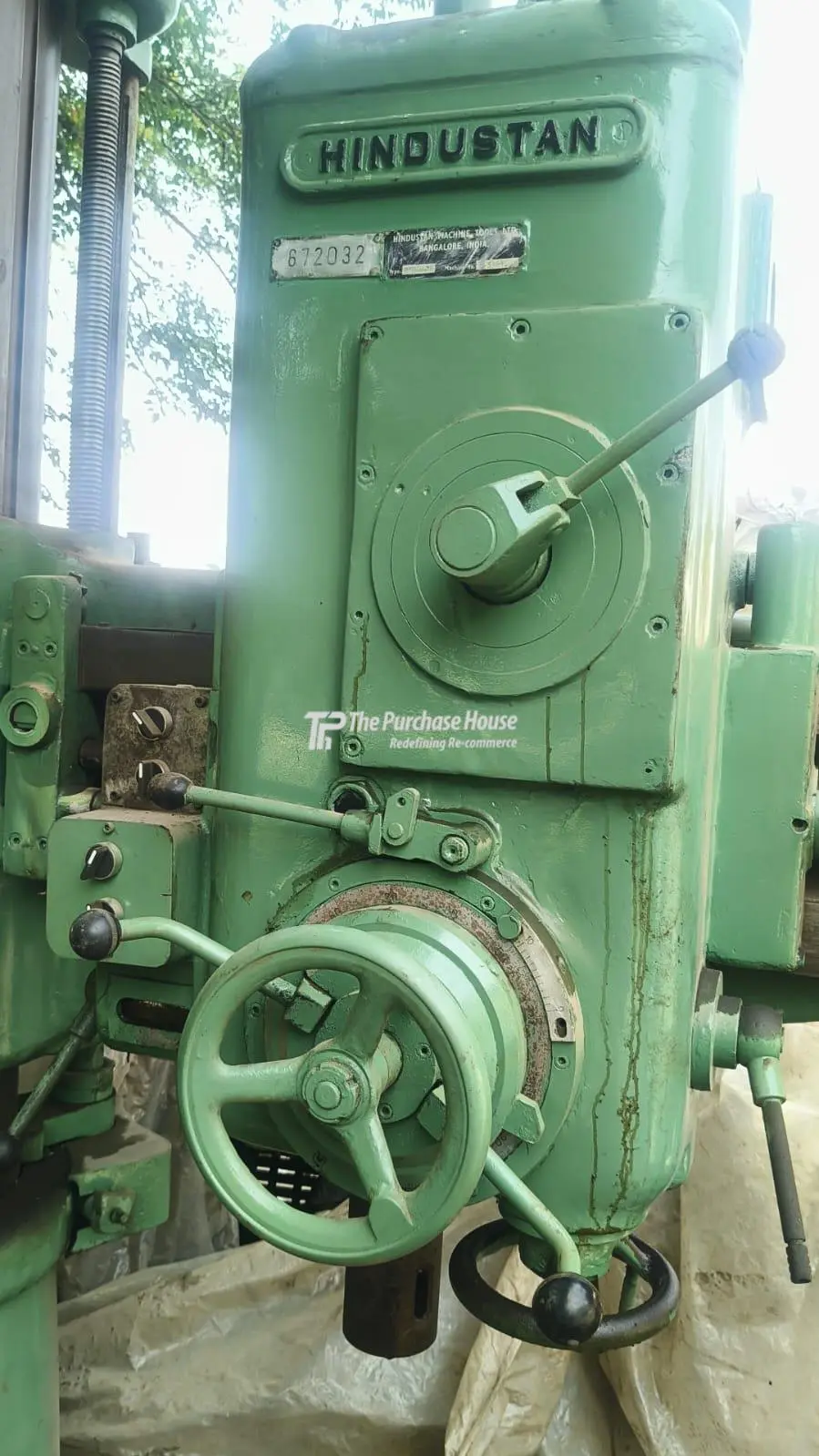 Used Hmt Radial Drill Machine with Mt-5 Spindle Taper and 2000 RPM for Sale