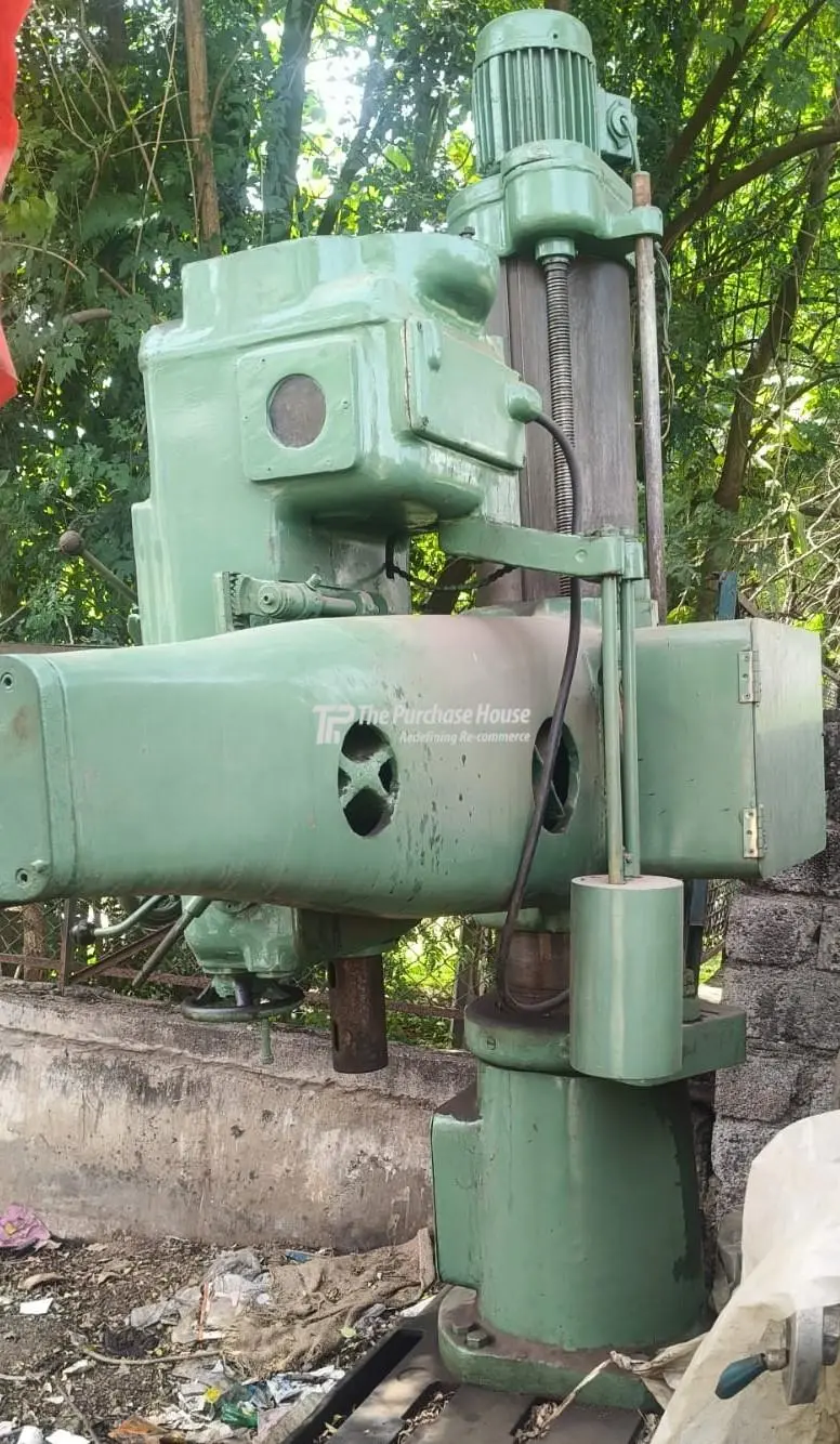 Used Hmt Radial Drill Machine with Mt-5 Spindle Taper and 2000 RPM for Sale