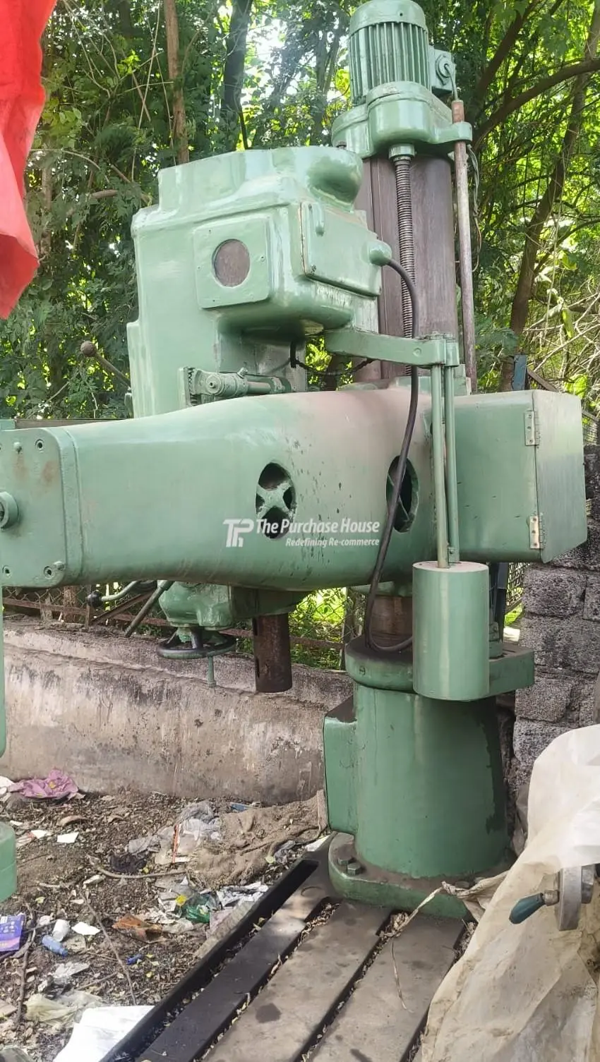 Used Hmt Radial Drill Machine with Mt-5 Spindle Taper and 2000 RPM for Sale