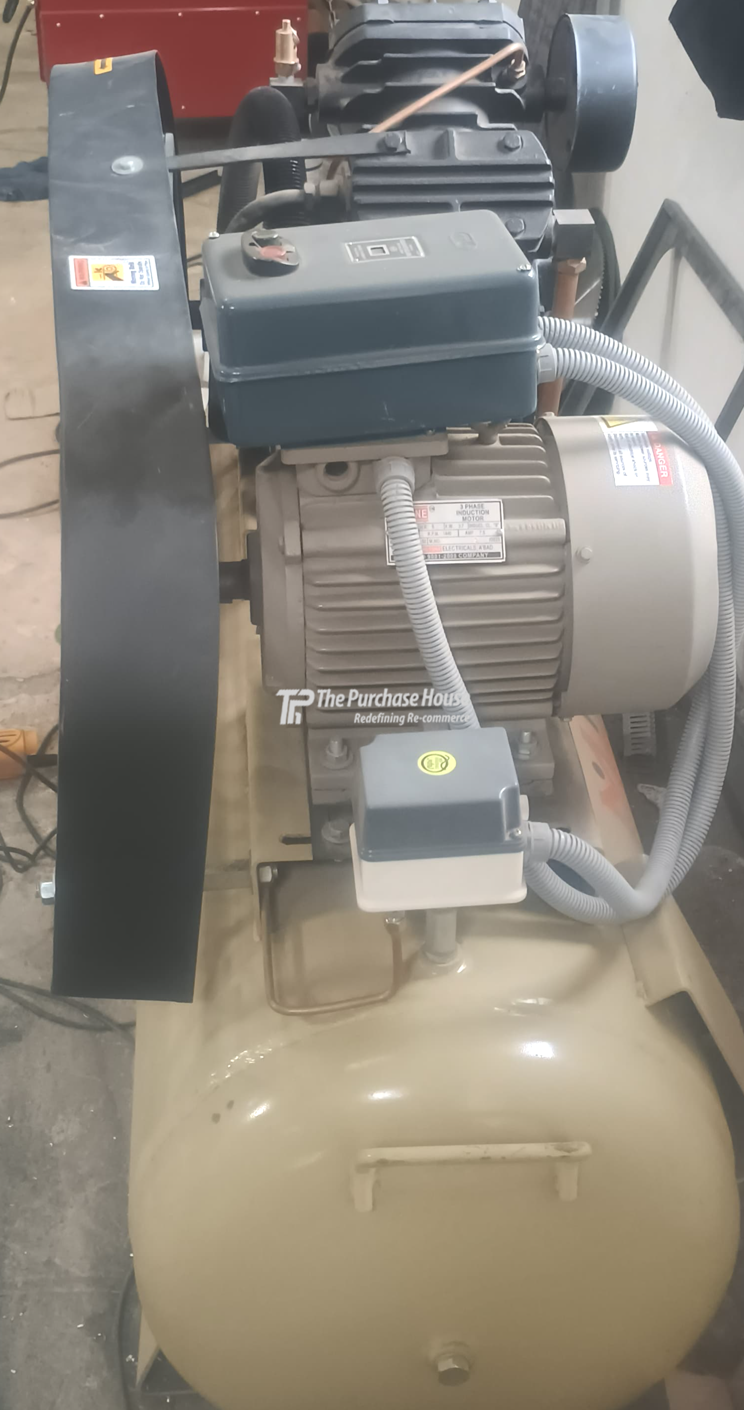 RECIPROCATIONG AIR COMPRESSOR