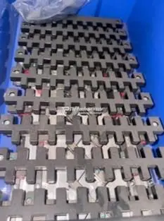 RETRACTABLE CONVEYOR MECHANISM