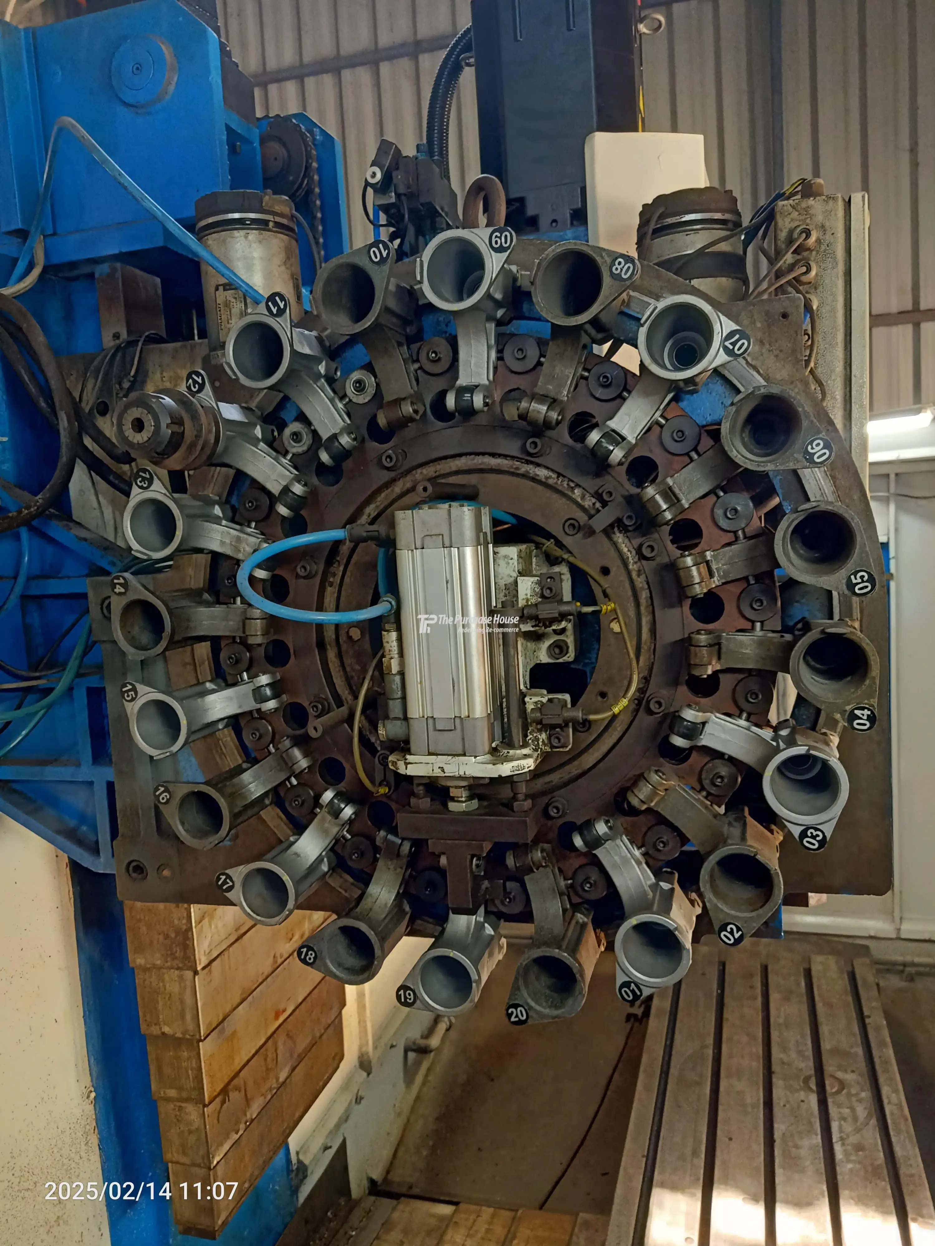 VERTICAL MACHINING CENTER (VMC)