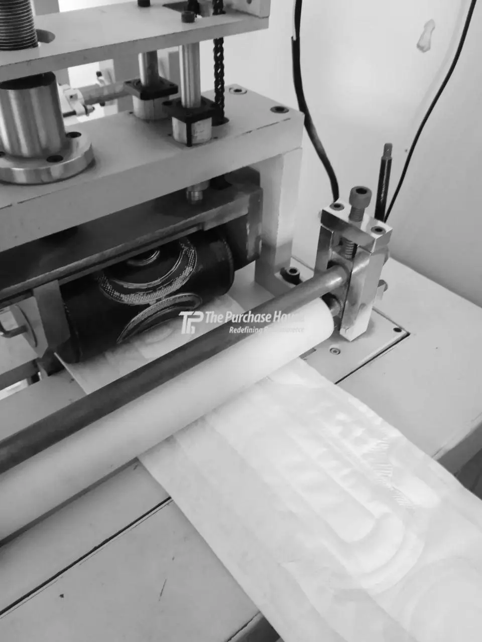 Industrial Plant Sanitary Napkins Manufacturing Setup with Stand for Rm, Die, and Uv Light Chamber for Sale