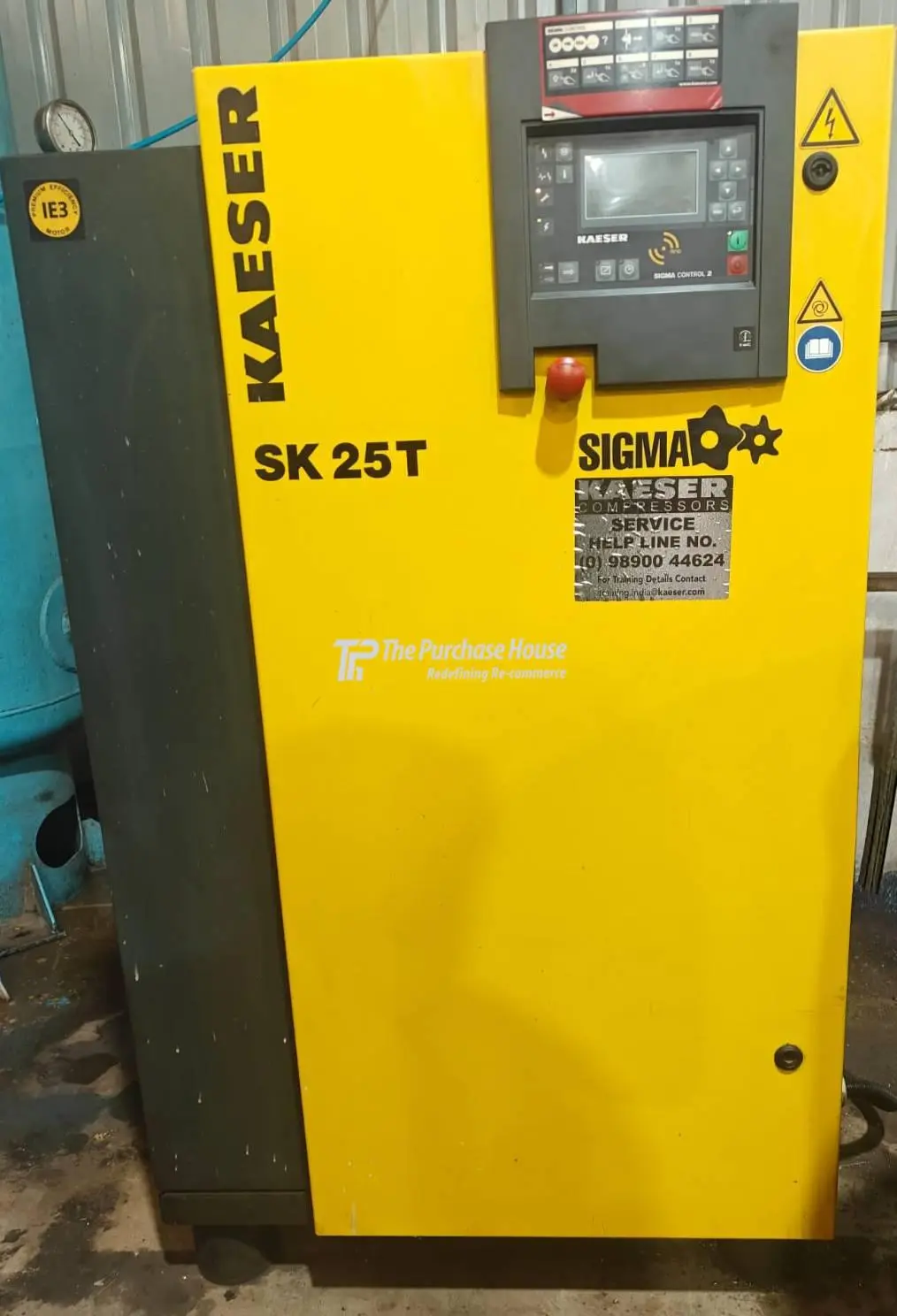 SCREW AIR COMPRESSOR