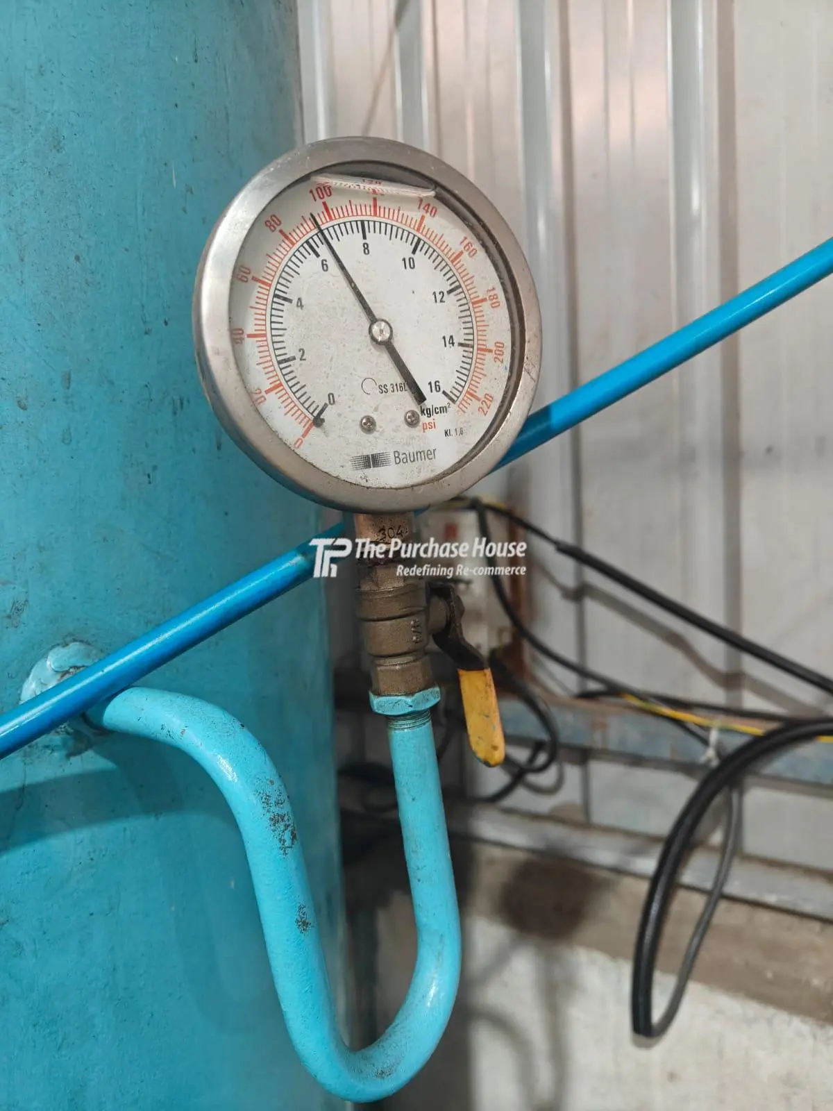 SCREW AIR COMPRESSOR