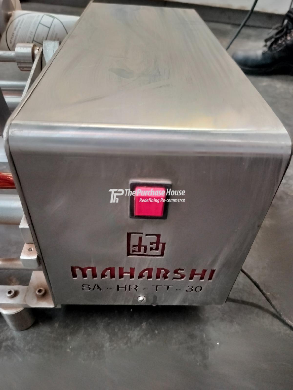 SEMI AUTOMATIC LABELING MACHINE