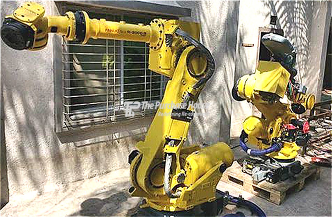 SPOT WELDING ROBOT