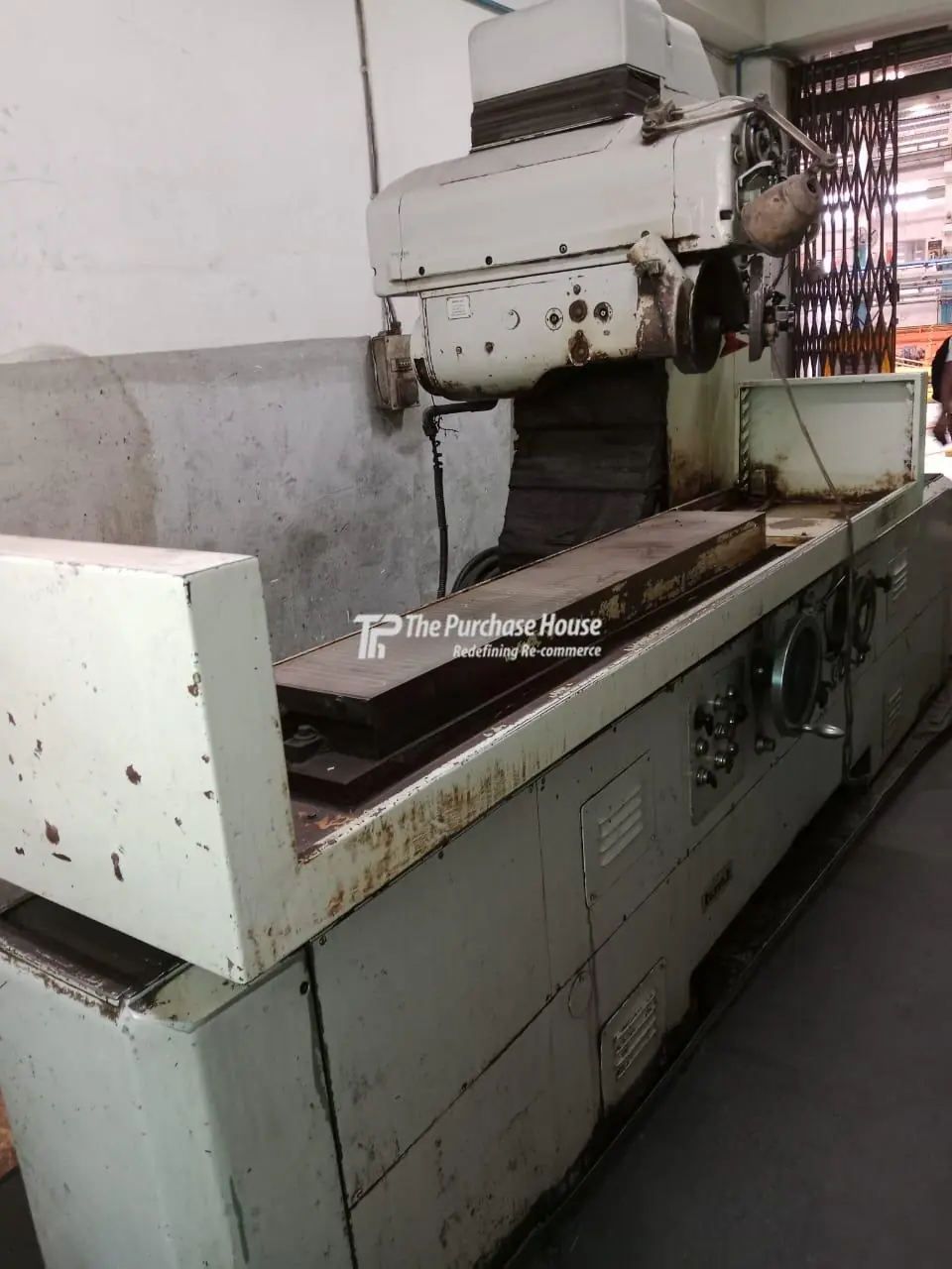 Surface Grinder Machine – Precision Flat Grinding