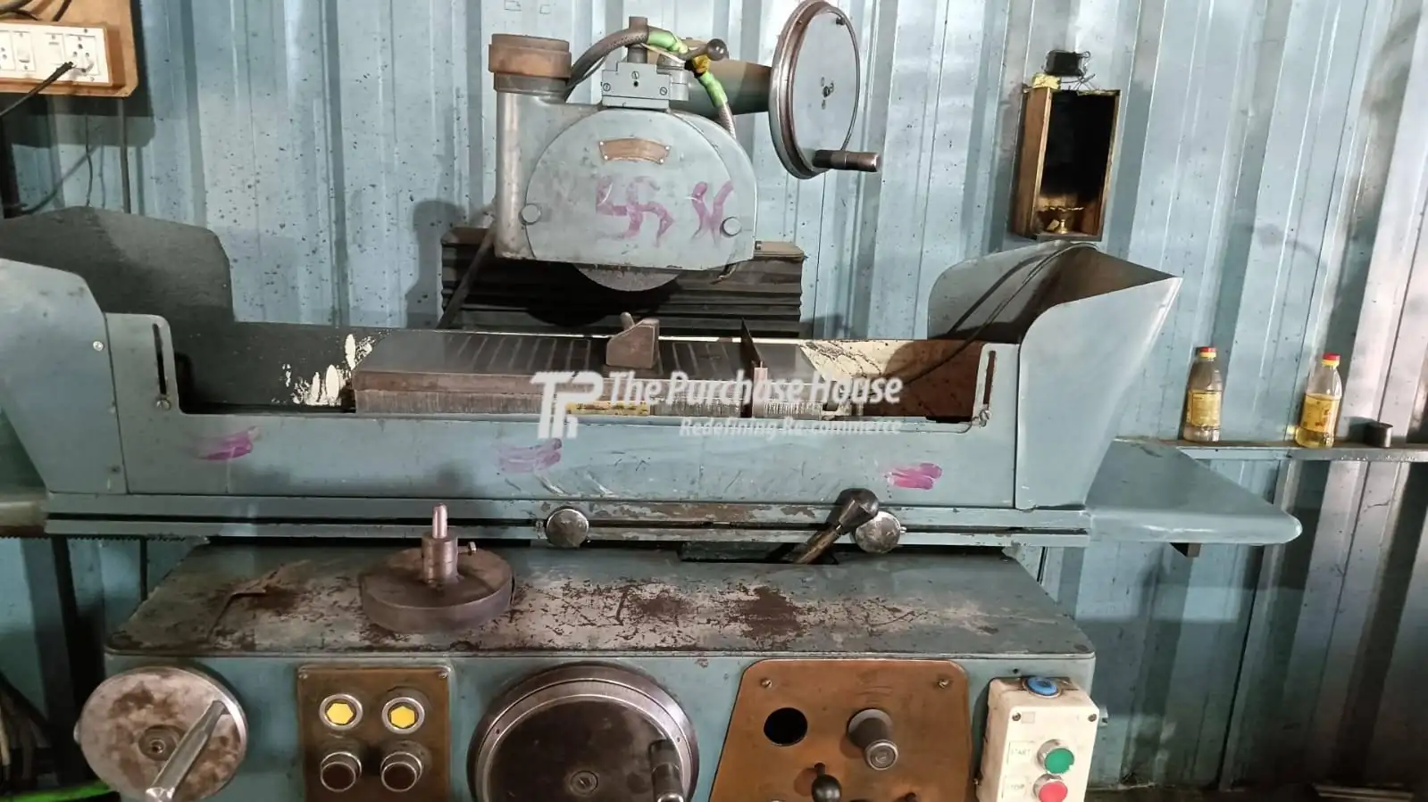 Surface Grinder Machine for Precision Grinding Work