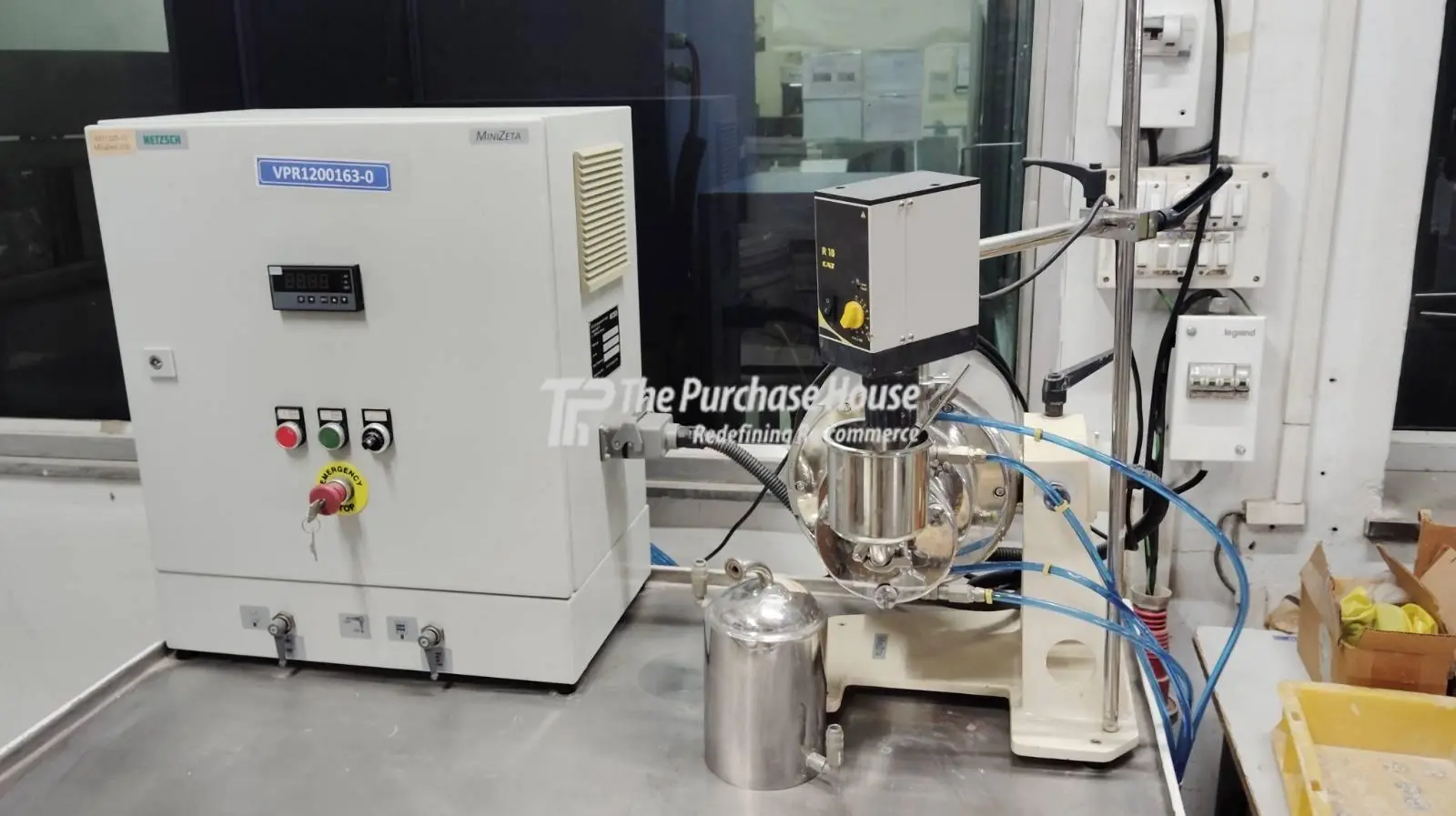 Small mill machine for precision metal milling