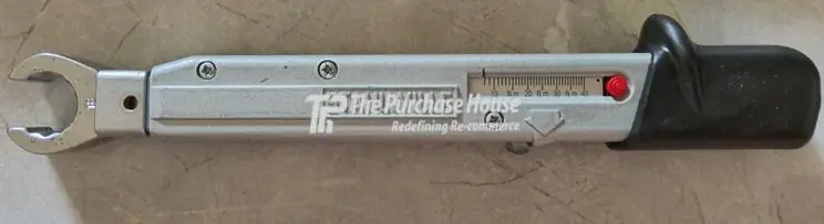 Industrial torque wrenches for accurate bolt tightening