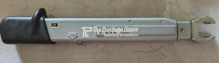 Industrial torque wrenches for accurate bolt tightening