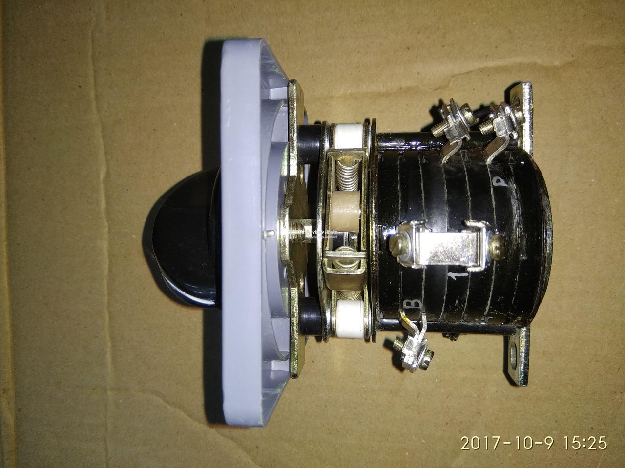 SELECTOR SWITCH