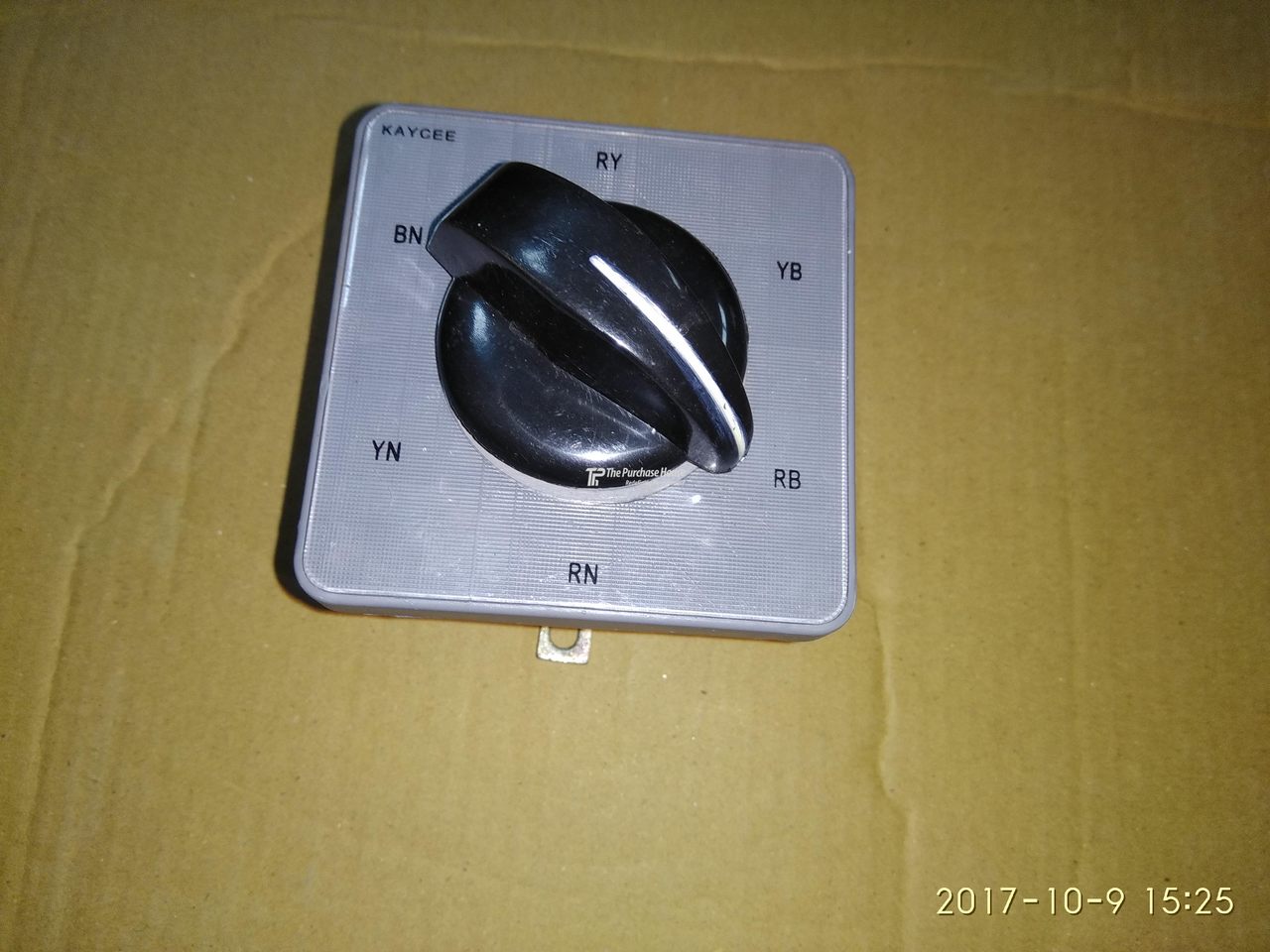 SELECTOR SWITCH
